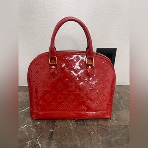 New! Unworn! Red Shiny Patent Leather, Zippered Handbag Purse